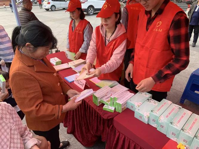 梧侣文化园举办"尊法守法,携手筑梦"服务农民工公益法律咨询宣传活动